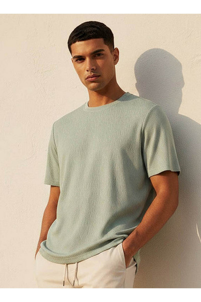 Iconic Men Regular Fit Crew Neck Short Sleeves Textured T-shirt