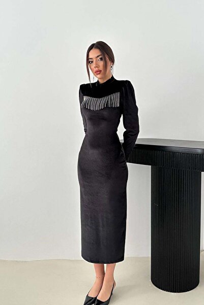 Moda Days فستان نسائي أسود مخملي مزين بتفاصيل شرابة وياقة عالية وأكمام طويلة ...