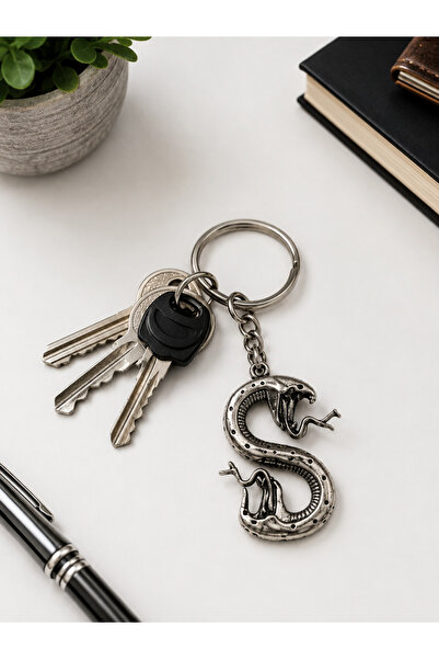 HER ŞEY NOTA www.herseynota.com Gothic Snake Figured Metal Keychain – Stylish...