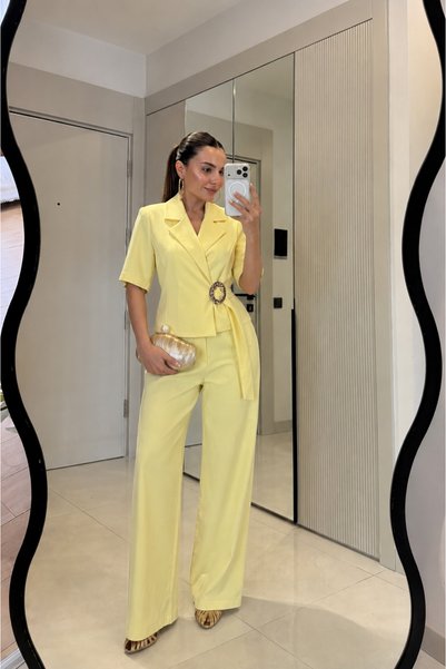 Gizem Ecemiş Kendra Sarı Gold Aksesuarlı Premium Takım