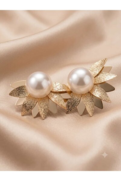 BİJU Sparkling Leaf Detailed Pearl Earrings