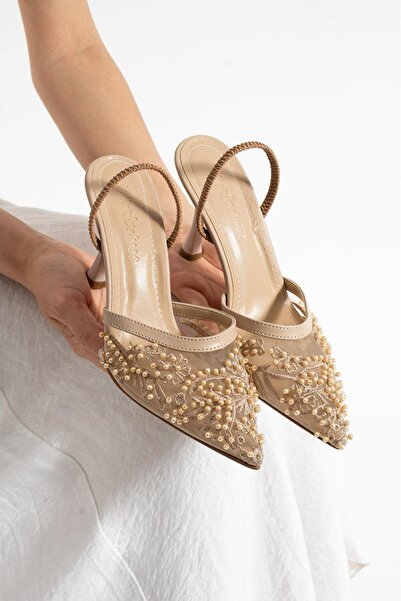 VEYA Elegant Floral Embroidered White Tulle Detailed Stiletto Heeled Shoes