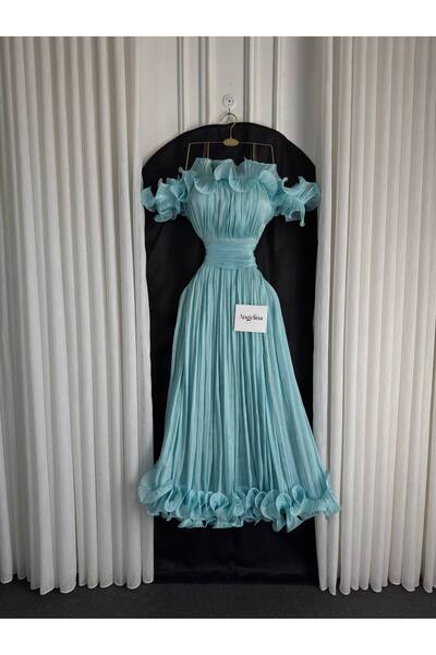 Angelinaa Elegant Evening Dress with Shine