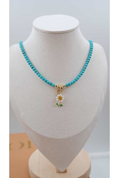 Jerie Daisy Figure Turquoise Bead Necklace
