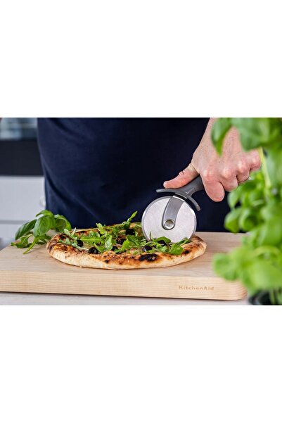 Kitchenaid Cuțit de pizza radełko, ascuțit, pentru plăcinte, gri închis.