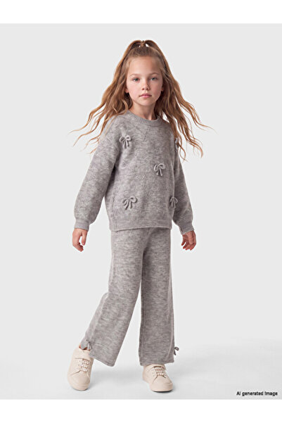 LC Waikiki Rmz Gi̇yi̇m Farkiyla Bow Detailed Girls' Knitwear Set