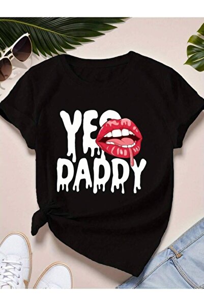 NOURAM تي شيرت نسائي فضفاض بطباعة مسطحة لفم وعبارة YES DADDY، تي شيرت نسائي ك...