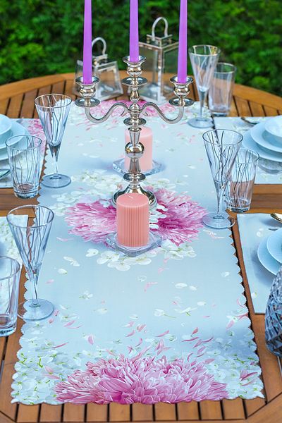 Realhomes 4+1 Fond albastru Motiv flori de hortensie Set de serviciu și alergător american