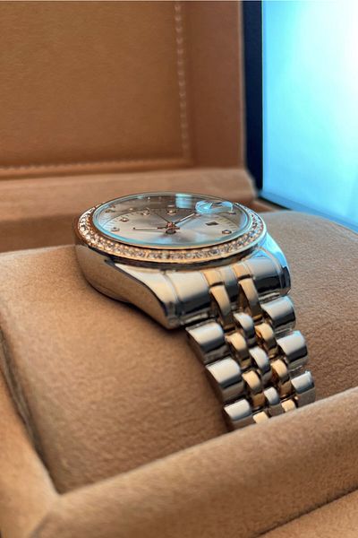 Leerybee Silver Rose Gold Color Women's Wristwatch