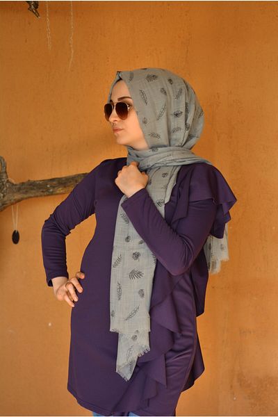 Veille Feather Pattern Light Gray Shawl