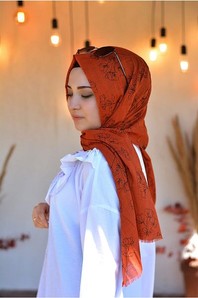 Veille شال برتقالي منقوش بالزهور