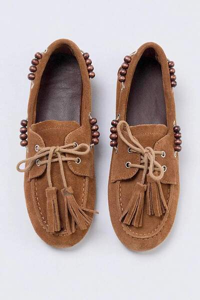 TRENDYOL SHOES حذاء لوفر نسائي من جلد الغزال الأصلي مع تفاصيل من الدانتيل TAK...