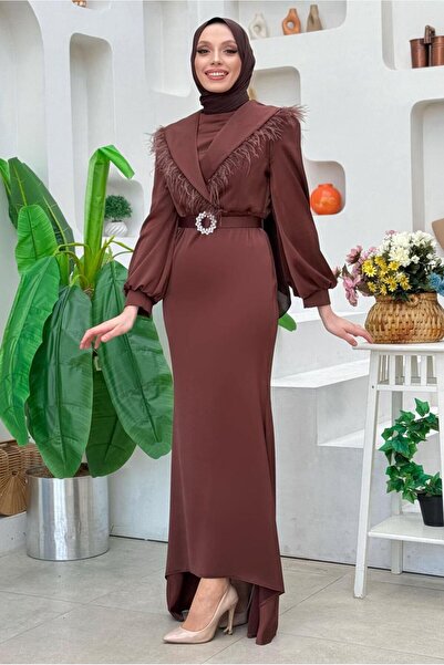 TRENDTESETTÜR KADIN KAHVE KEMERLİ TÜY DETAYLI ABİYE ELBİSE T 9683