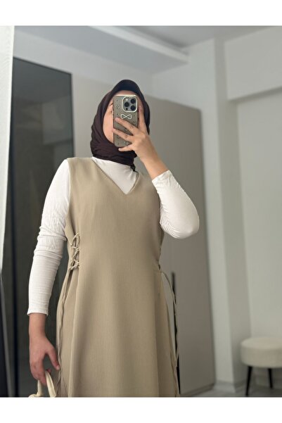 Ediva wears Rib Dokuma Jile