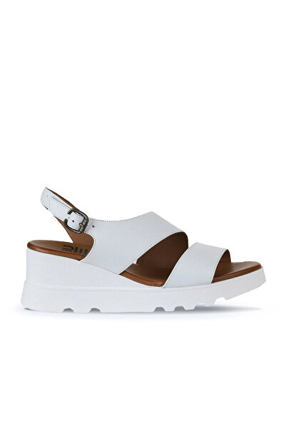 Bueno Shoes Sandale cu toc cu pană pentru femei din piele albă 01wy8602