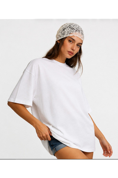Club Space Astro Kadın Beyaz Oversize Basic Tişört – Salaş ve Rahat Kesim