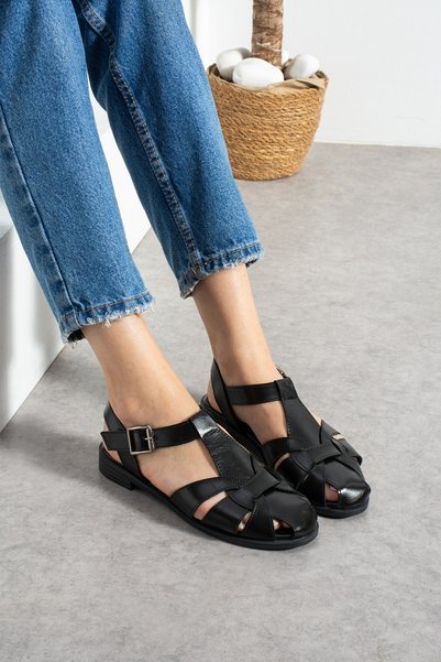guijarro Women's Black Shiny Leather Buckle Fisherman Sandals Casual Summer