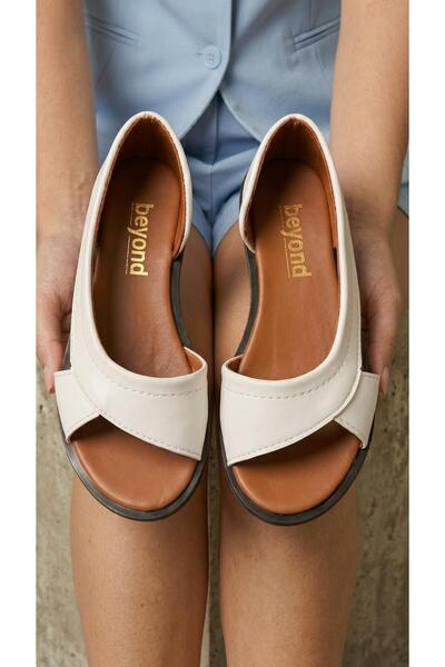 Beyond Women's White Open-Front Leather Sandals 1cm Byndpwr03