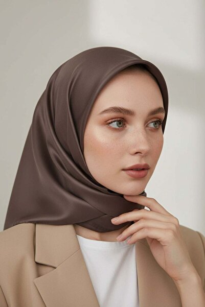 Vissona %100 Twill İpek Düz Desenli Eşarp 90x90 Eşarp Dikim Şekli : El Dikişi
