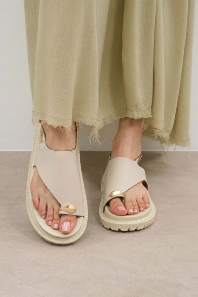 Mio Gusto Oasis Beige Color Ringed Women's Sandals
