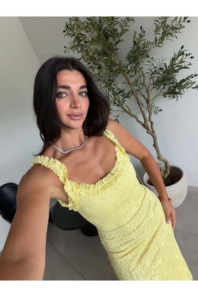 Bade Butik Sarı Fırfırlı Yırtmaçlı Dantel Elbise