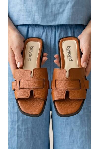 Beyond Papuci de damă din piele HRMS cu curele, maro, 1 cm BYNDST01