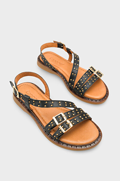 Capone Outfitters صندل نسائي من الجلد الطبيعي مزين بالمسامير المعدنية وكعب مس...