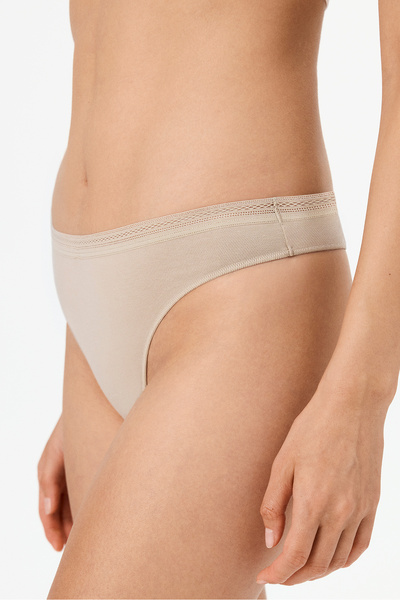 Penti Beigefarbener Easy Cotton Tanga