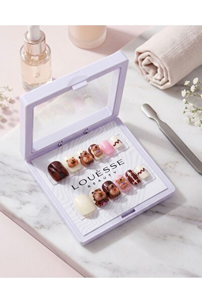 Louésse Capy Mix Takma Tırnak 12’li – Kapibara Figürlü Karışık Desenli Sevimli Nail Set