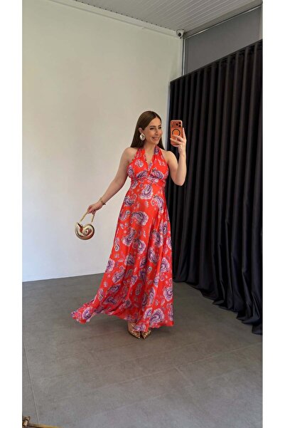 elif teke Rochie din satin cu gât halter și mâneci tip bust, culoare coral
