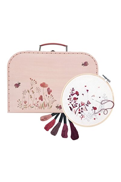 Egmont Toys Joc creativ Invata sa brodezi,