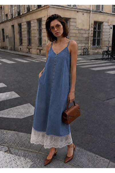 B&Y COLECTION Kadın Mavi Denim Dantel Detay Askılı Maxi Elbise