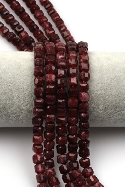 Alibaba Doğaltaş Bordo Renkli Kuvars Doğal Taş Dizi 6 x 7 mm Küp Kesim