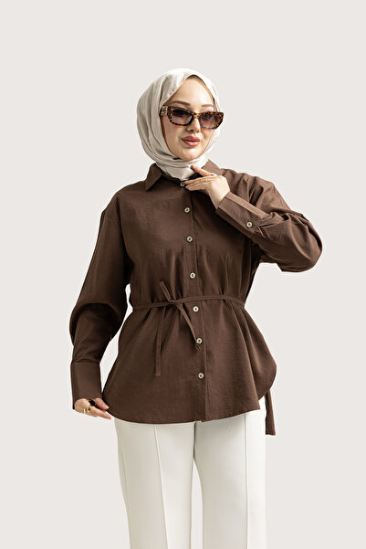 Suede Style 6212 - Cămașă de damă din țesătură moale de poplin, cu detalii și...