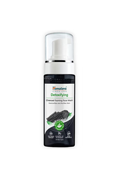 Himalaya Spuma Detoxifianta pentru Curatarea fetei cu Extract de Carbune, 150 ml