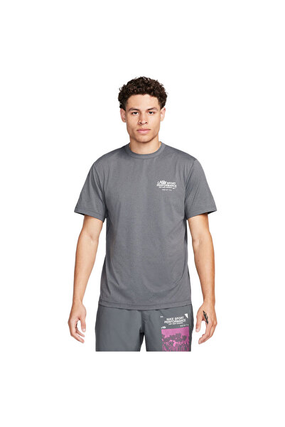 Nike Bărbați& # x27;s Hyverse Dri-FIT UV SS Tricou versatil cu mânecă scurtă XL