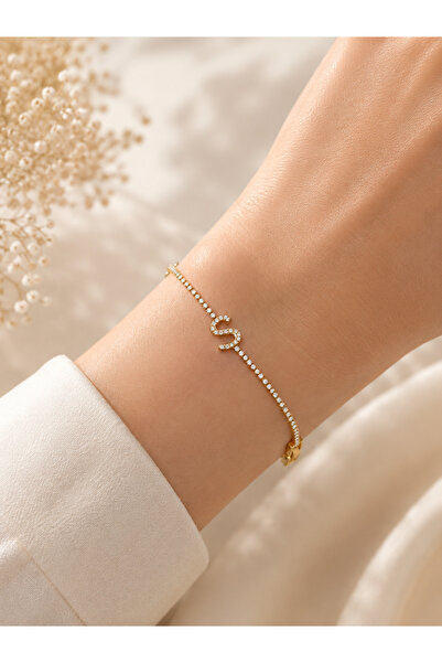 Lilith Takı Sparkling Letter S Gold Bracelet – Elegant and Meaningful Design