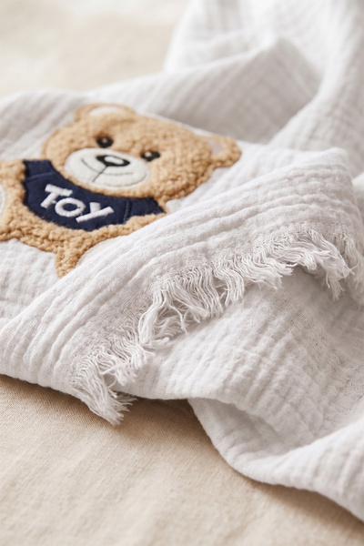 CELYSE Bear Embossed 120X105Cm Muslin Blanket