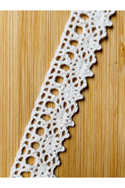 Öztürk Tuhafiye Pamuk Kopanaki Dantel. En: 1.8 cm Uzunluk: 1 metre KREM.