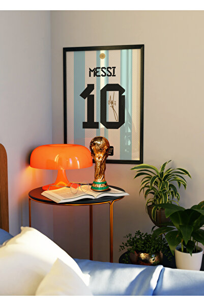 Base Concept Poster cu design de tricou semnat de Lionel Messi pentru Cupa Mo...