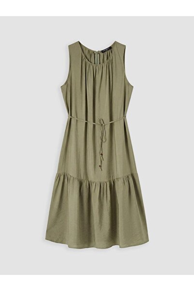 LC Waikiki Lcw Comfort Crew Neck Gathered Dress with Belted Waist
