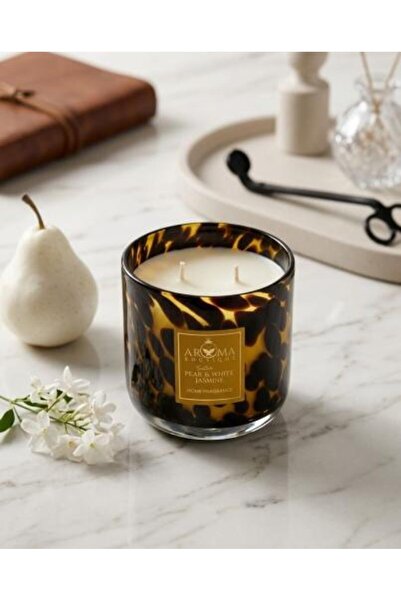 Aroma Luxury scented candle with 2 wicks, pear and jasmine scent