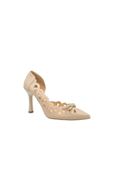 Kordel Elegant beige shoes made of leather with a lace pattern KOR 3116