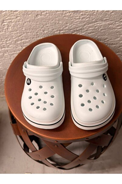 Beyond Unisex White Crs Closed Front Slippers 3cm Byndcrocs01