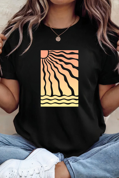 Sarah's Boutique Women's T-shirt – 100% cotton – Sunset Rays