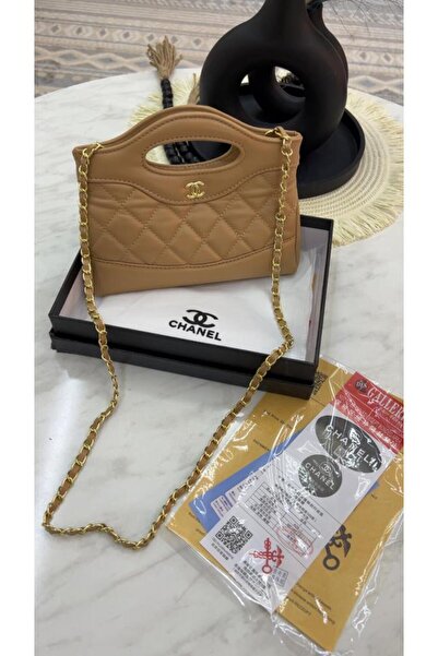 Chanel Yayınları Women's shoulder bag with accessories
