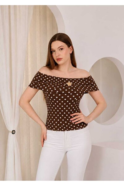 PAKET GİYİM Kadın madona yaka puantiyeli aksesuar detaylı bluz