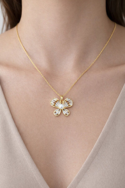 laria jewelry قلادة على شكل فراشة مزينة باللؤلؤ