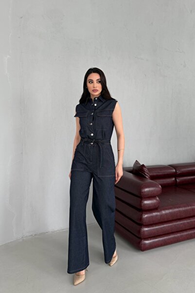 Serica Moda بدلة دنيم زرقاء داكنة بياقة قميص وأزرار وحزام