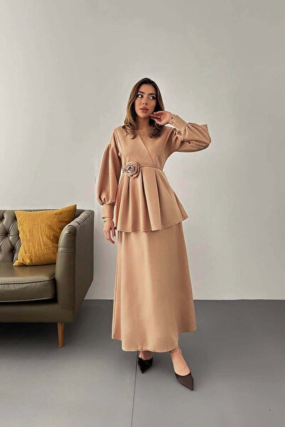 Caddebostan Moda Rose Detailed Balloon Sleeve Skirted Double Set